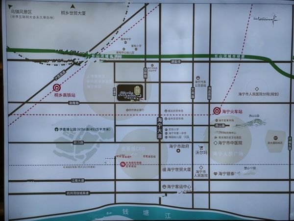 梅里达花园岸上阳光